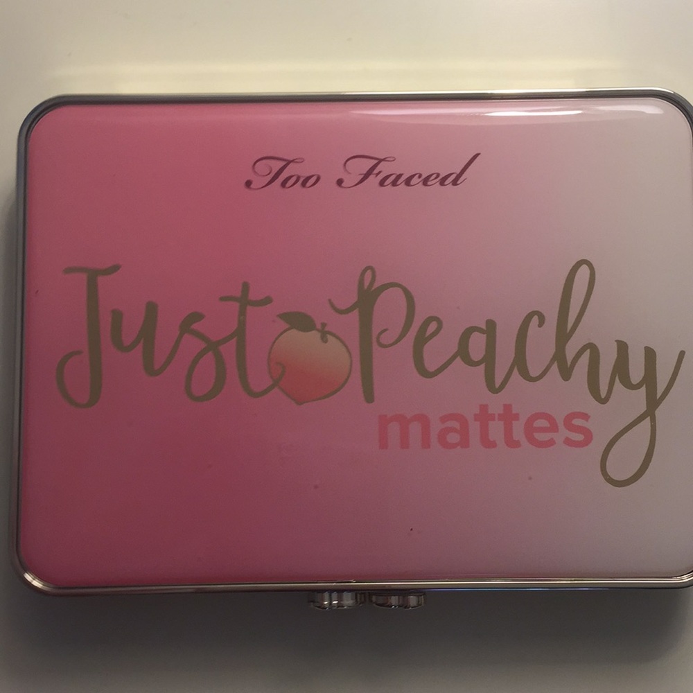 Too Faced Just Peachy Mattes palette