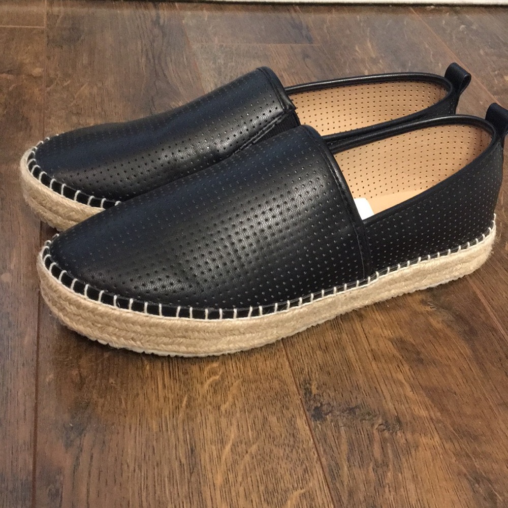 Mossimo black slip on espadrilles w/small platform