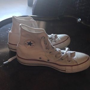 Converse tennis shoes