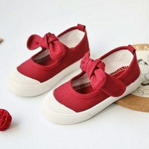 Big girls shoes size 2