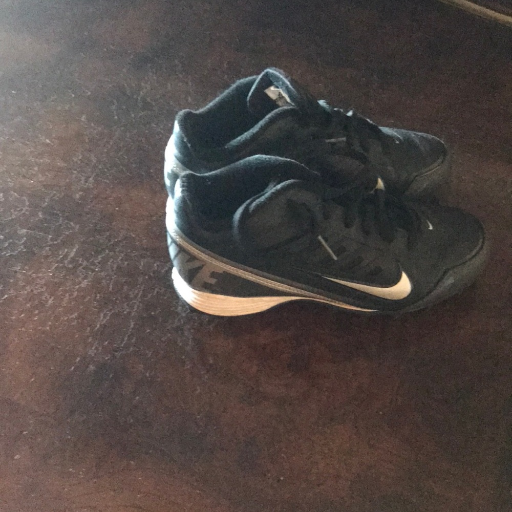 Football cleats