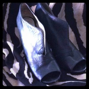 Slip on open front boot shoe