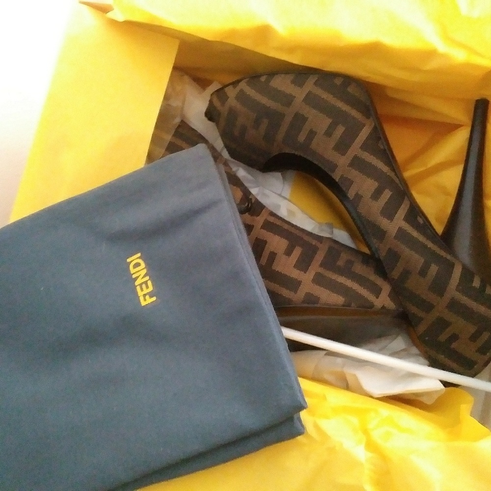 Was $599. NEW Fendi  Logo Peep Toe Pumps