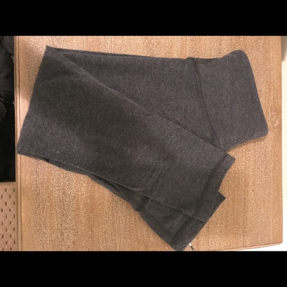 lululemon athletica Pants - Lululemon Wunder Under Lo Rise Crop