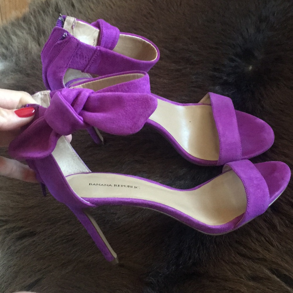 Banana Republic Purple Ankle Strap Heels, Size 7.5
