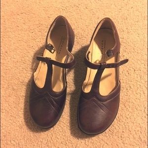 Aravon Maura Mary Jane Shoes