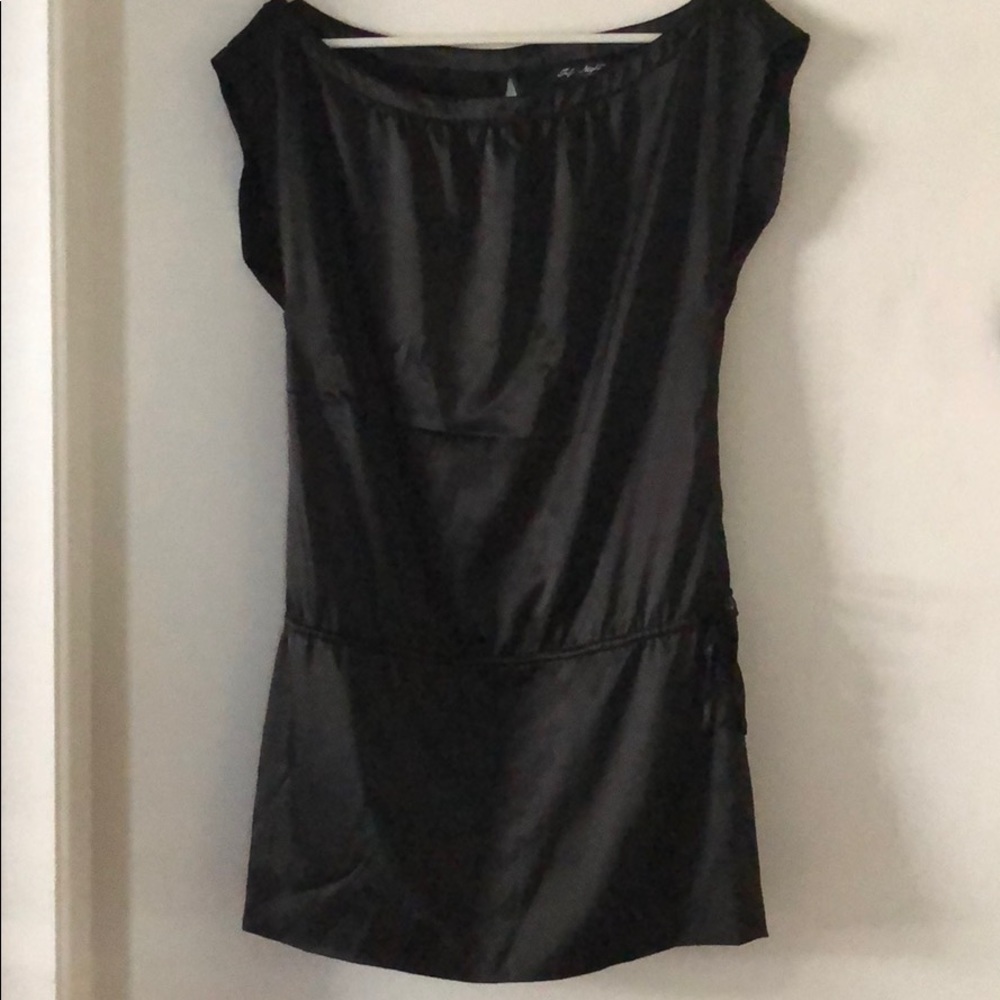 Loose fitting silky dress with back detail
