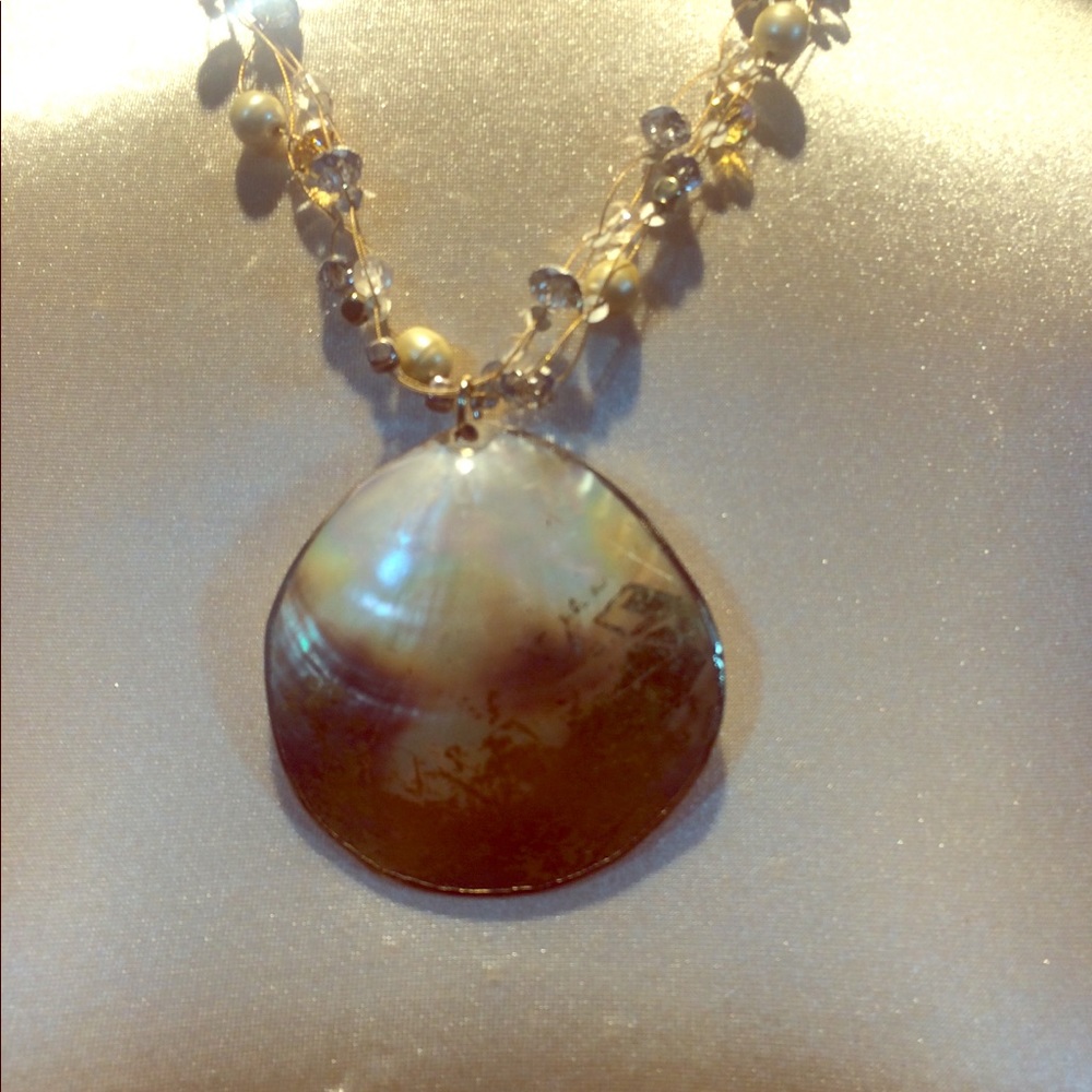 {Chico’s} Shell necklace gold/Silver/ivory