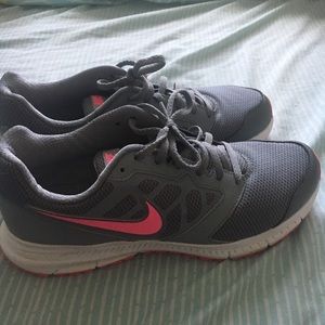 Nike Downshifter 6  running shoes Size 10