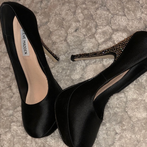Steve Madden - Picture 1 of 2