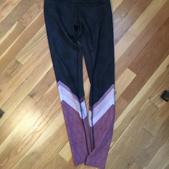 Alo Yoga Pants - Picture 1 of 2
