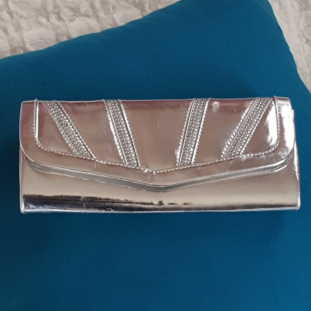 SILVER CLUTCH