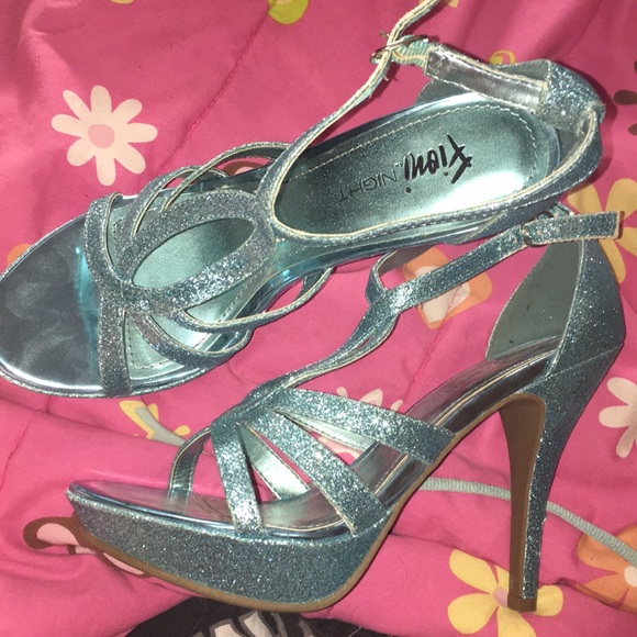 Blue glitter sandal heels women's size 8 - Picture 3 of 5
