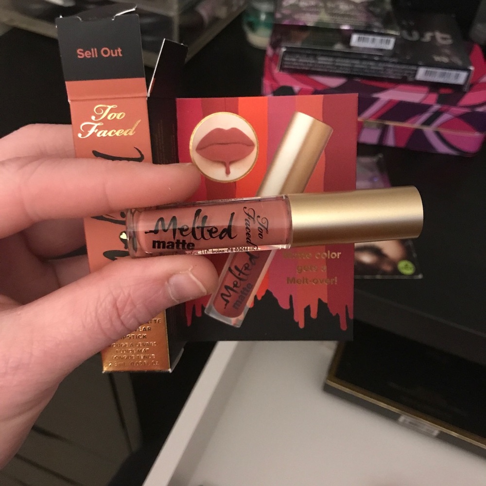 TooFaced Melted Matte "sell out" 2.3ml