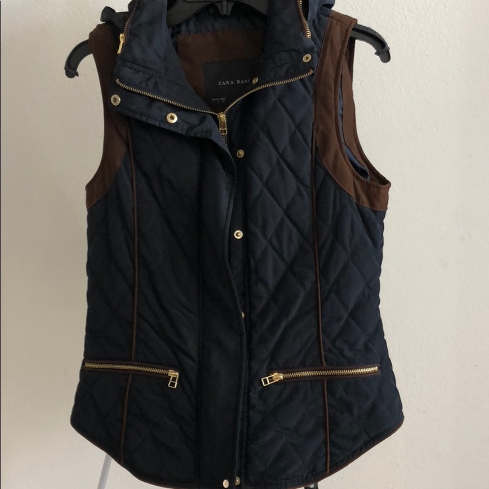 Zara puffer vest like new in excellent condition!!