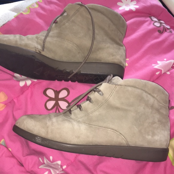 Genuine leather beige booties, women's 7.5 wide - Picture 2 of 4