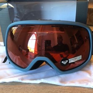 Snowboarding goggles