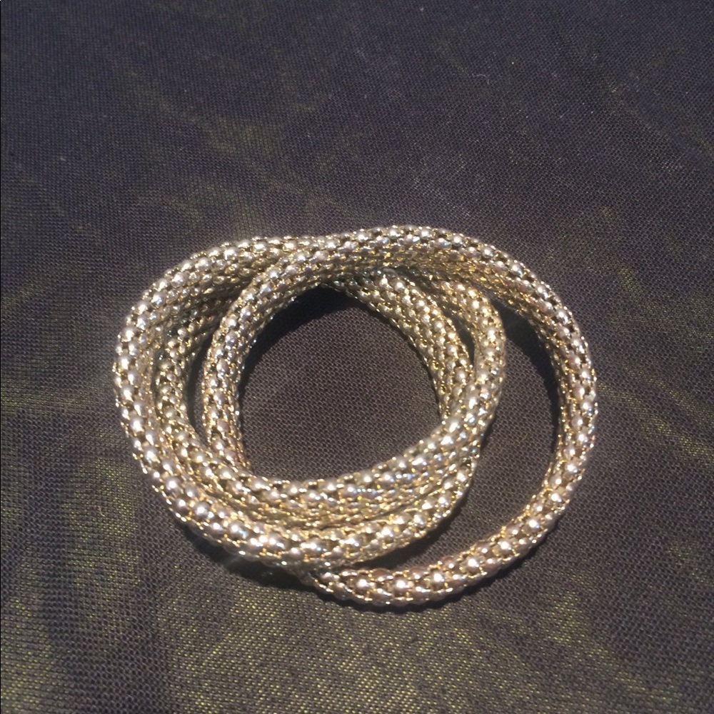 {Chico’s} 3 looping gold bracelet