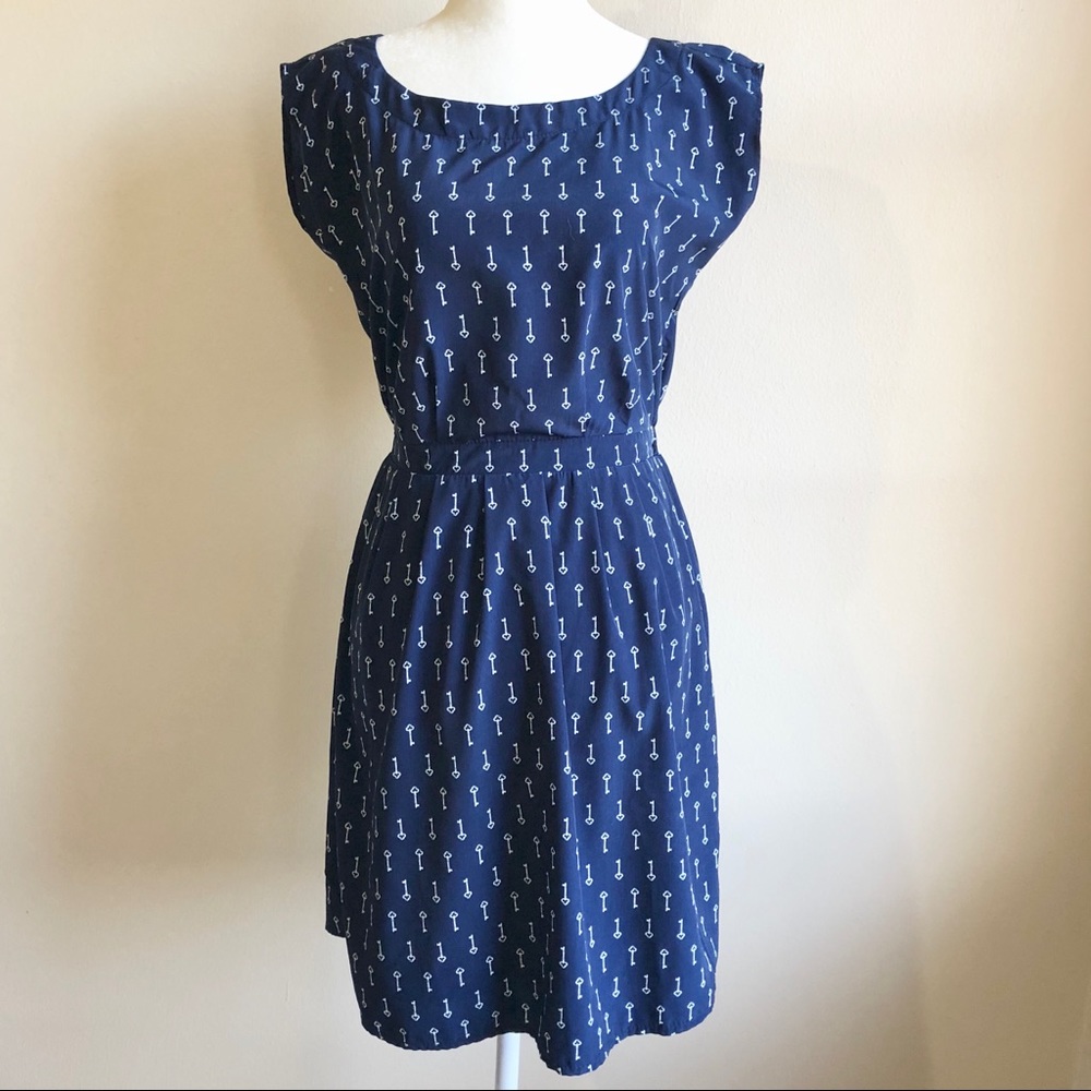 {OLD NAVY} Navy + White Key Dress