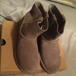 Grey unlined ugg booties- size 5