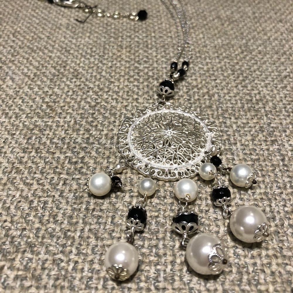 Frosted silver medallion necklace with pearls