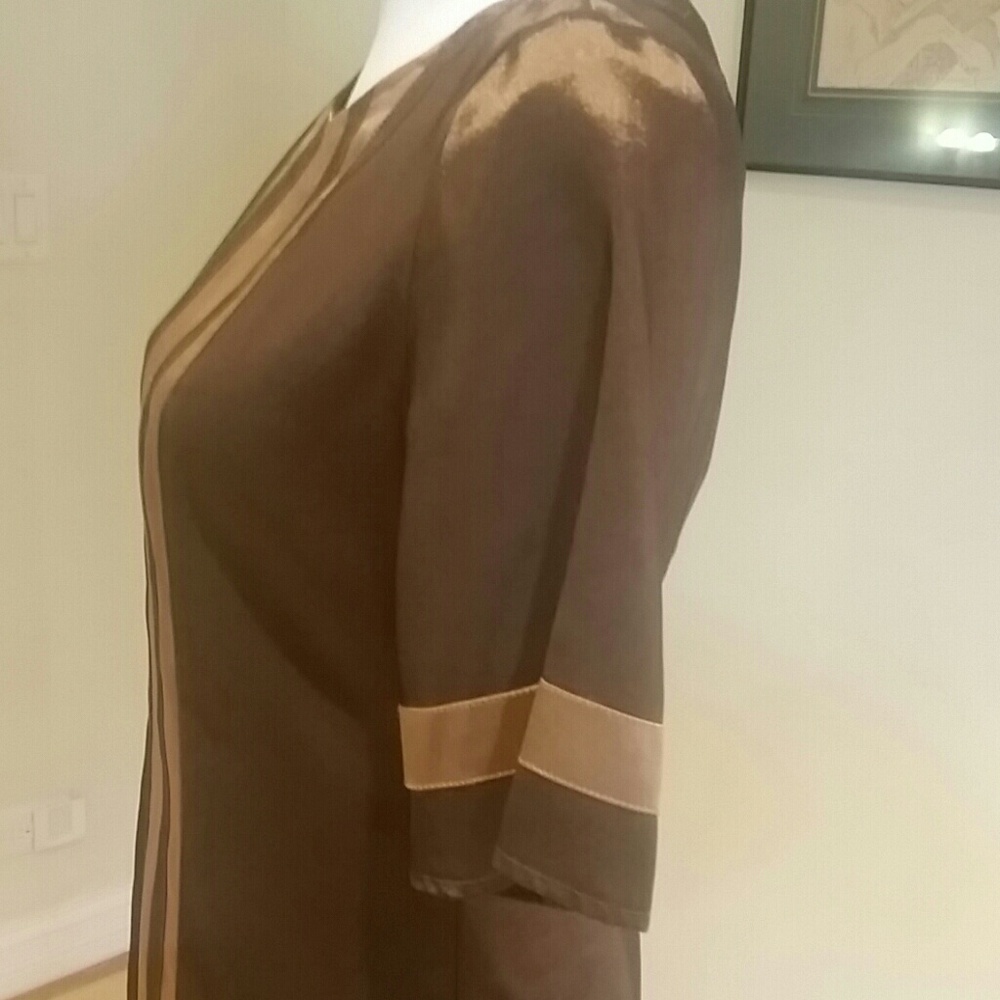 Vertigo Paris dress, flattering. - Picture 3 of 5