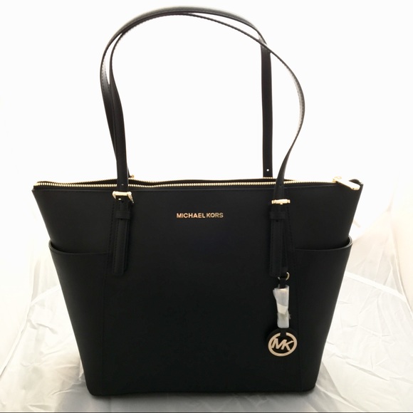 Michael Kors Handbags - NWOT Michael Kors Large Jet Set Tote