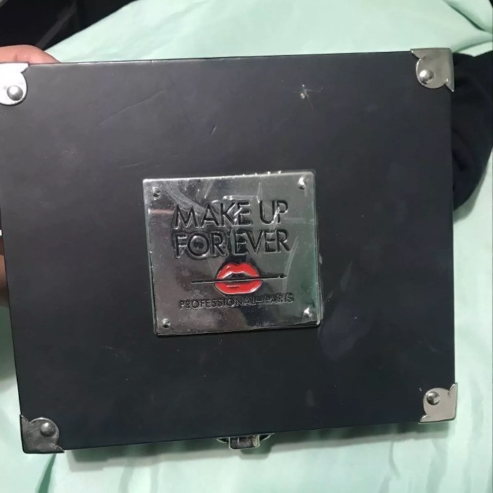 Makeup forever artist palette