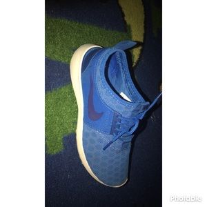 NIKE JUVENATE. SIZE 6.5