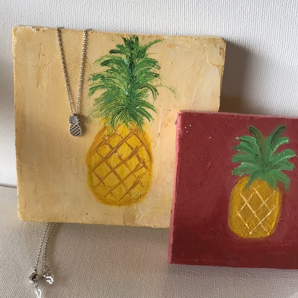 Silver Plated Pineapple Necklace - Picture 3 of 3