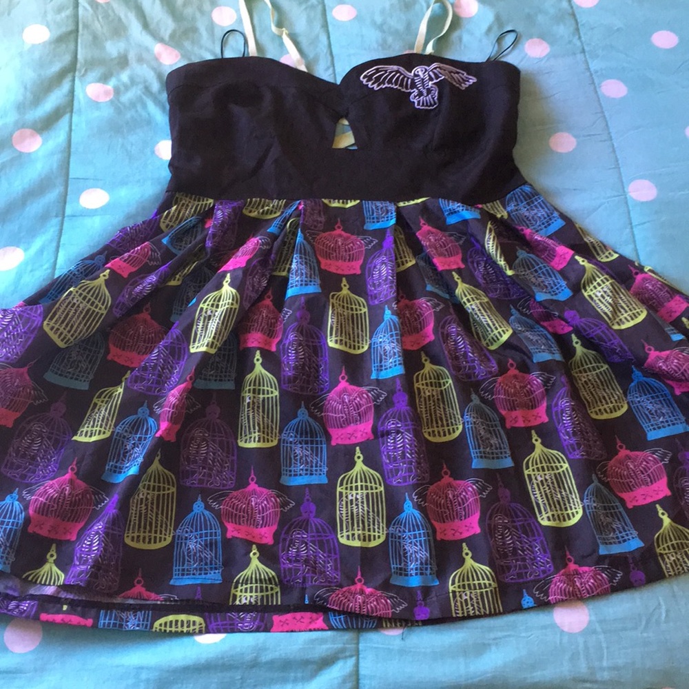 Too fast adjustable strap keyhole dress