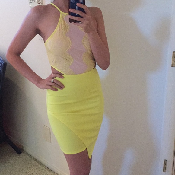 Lace yellow mini dress - Picture 1 of 2