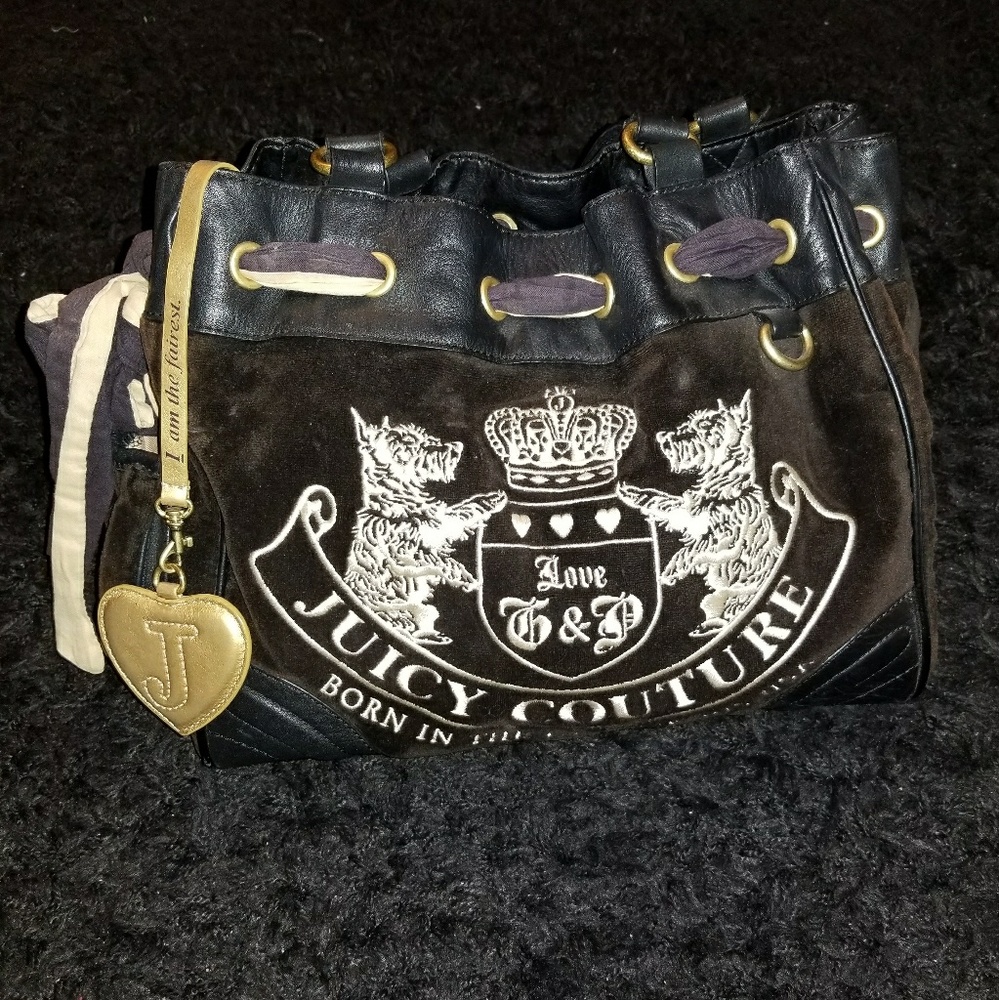 Juicy Couture Super Cute!! 🛍👢💛❣🎀