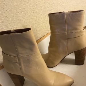 Louise Et cie boot cream size 37 . New