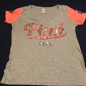 Excellent condition v neck PINK tee