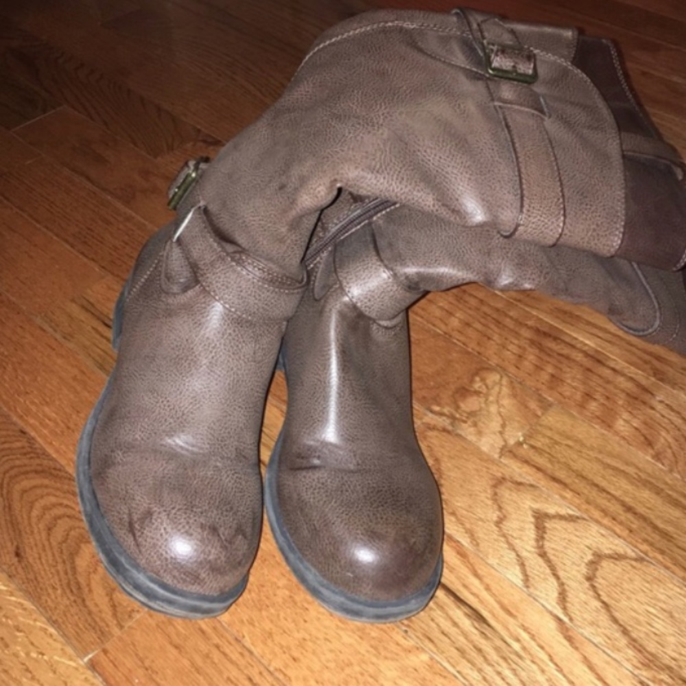Brown boots