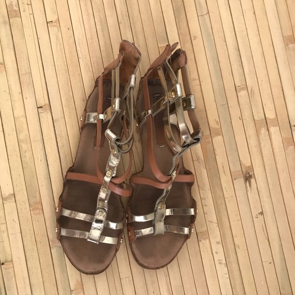 BCBG gladiator sandals in gold and tan leather. - Picture 4 of 5