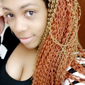 Meet your Posher, Angelique