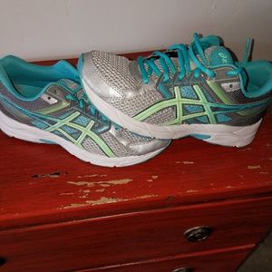 Asics shoes 7.5