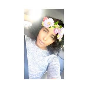 Meet your Posher, Janai