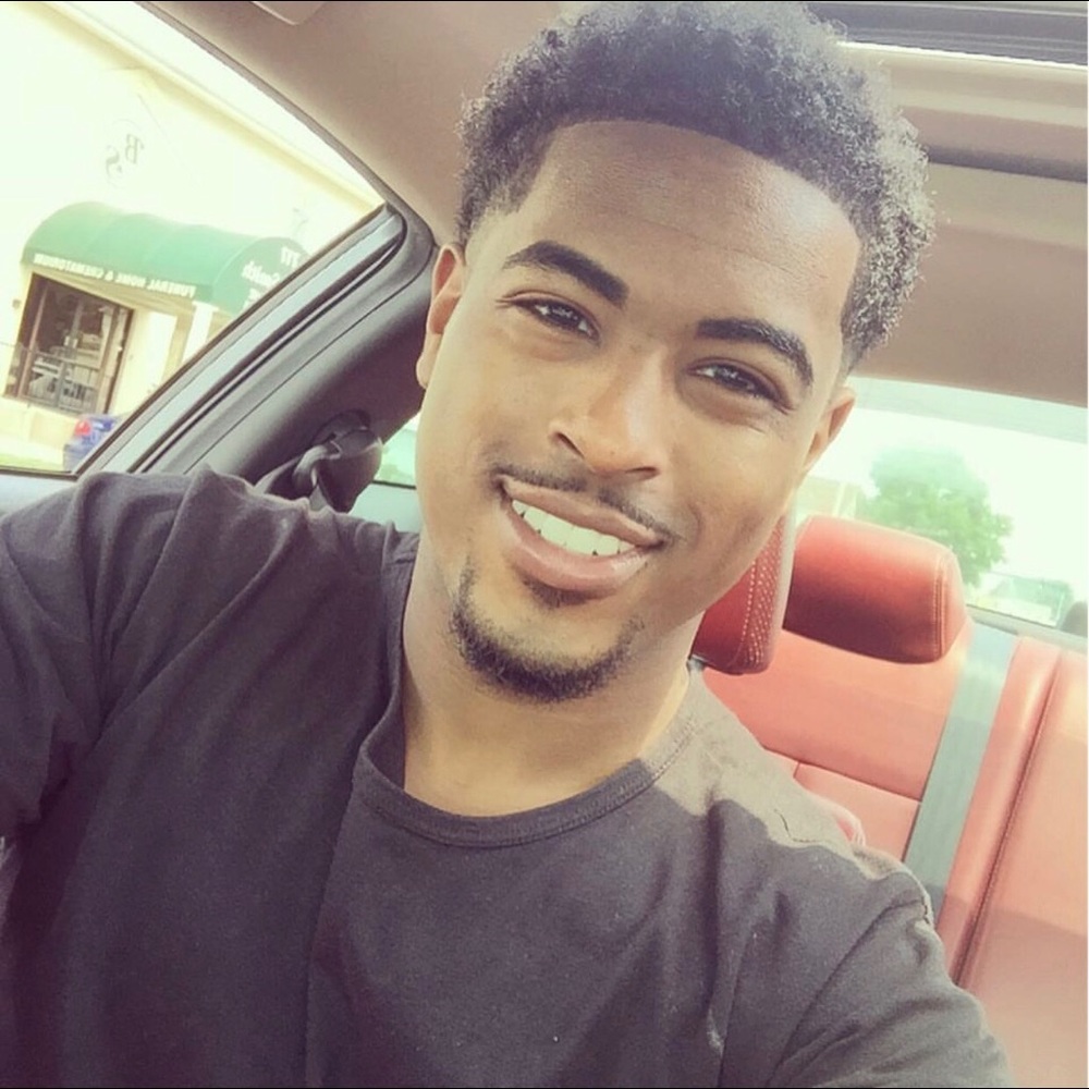 Meet your Posher, Devin