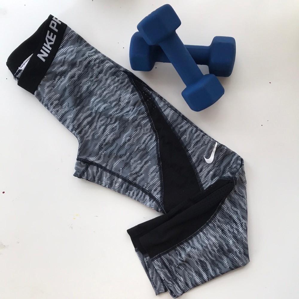 Women’s NIKE ProDrifit Training Capris