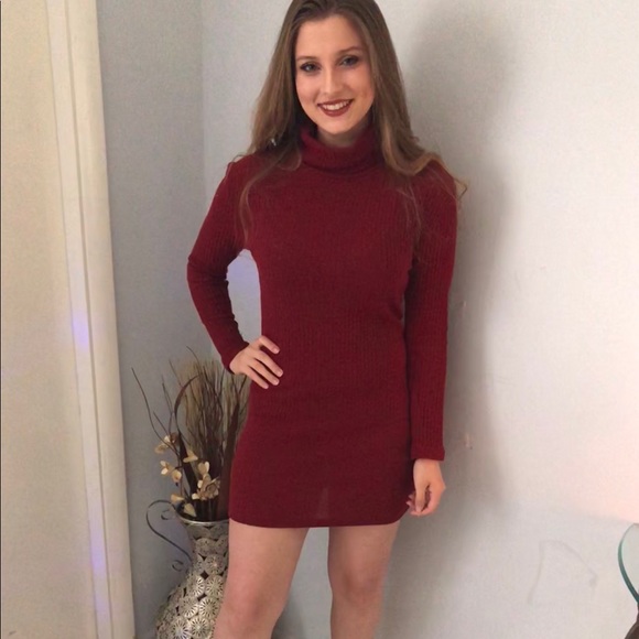 Red turtle neck dress - Picture 2 of 3