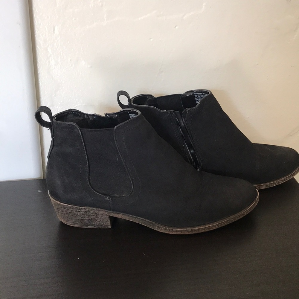 MERONA black booties