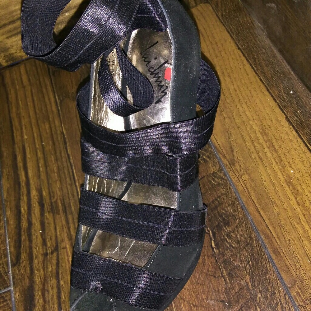 Luichiny black strappy heel
