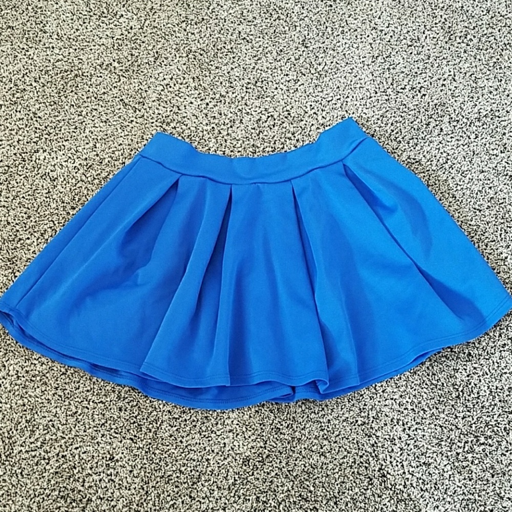 Blue pleated skirt