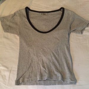 Short sleeve fitted sweater/top