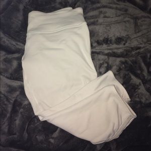 White Capri Lululemon leggings