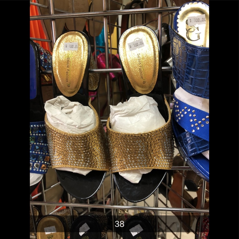 Women’s shoes