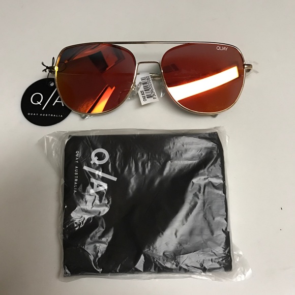 New Quay Australia Running riot mirror sunglasses - Picture 3 of 4